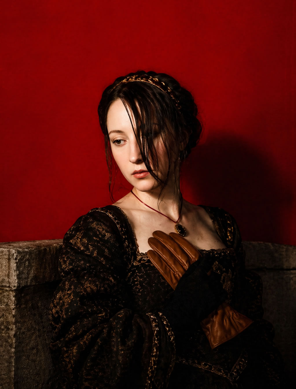 Juana I de Castilla, Juana la loca en una fotografía al estilo de Guy Bourdin<br />
